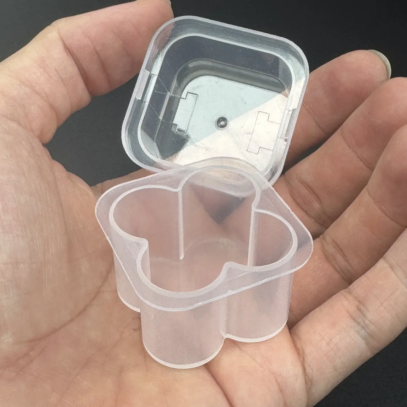 4 vial holder open 2x2 cavities
